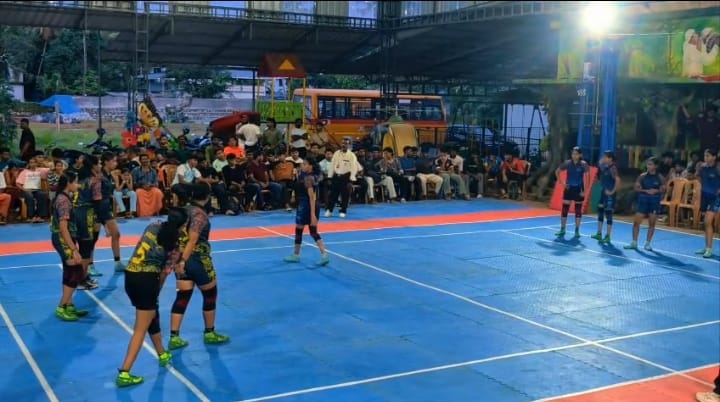 DYFI സംസ്ഥാന സമ്മേളനത്തിന് മുന്നോടിയായി പുച്ചെട്ടിയിൽ അഖില കേരള ഫ്ലഡ്‌ലൈറ്റ് കബഡി ടൂർണമെന്റ് വനിതാ ടീമുകളുടെ സൗഹൃദ മത്സരം.