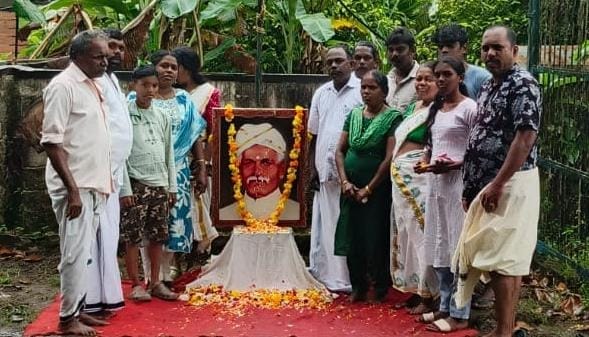 ചാലക്കുടി കൂടപ്പുഴ ശാഖ കമ്മിറ്റിയുടെ പുഷ്പാർച്ചന .
