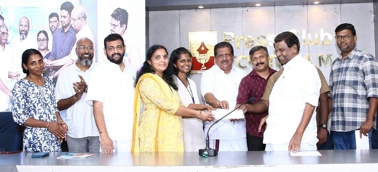 കോട്ടയം: വിക്ടർ ജോർജ് പുരസ്കാരത്തിന്റെയും വീഡിയോ ജേണലിസ്റ്റ് പുരസ്കാരത്തിന്റെയും സമർപ്പണം കോട്ടയം പ്രസ് ക്ലബ് ഹാളിൽ നടന്നു.