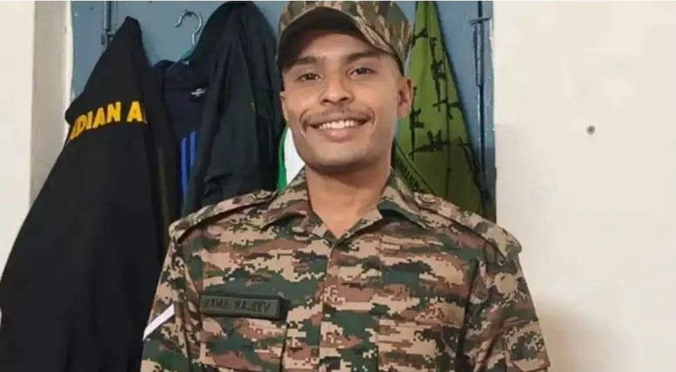 മരണത്തിനപ്പുറവും ജീവിക്കുന്നു രാഹുൽ;ഏഴ് ജീവിതങ്ങൾക്ക് പ്രതീക്ഷയായി യുവ സൈനികന്റെ അന്ത്യയാത്ര